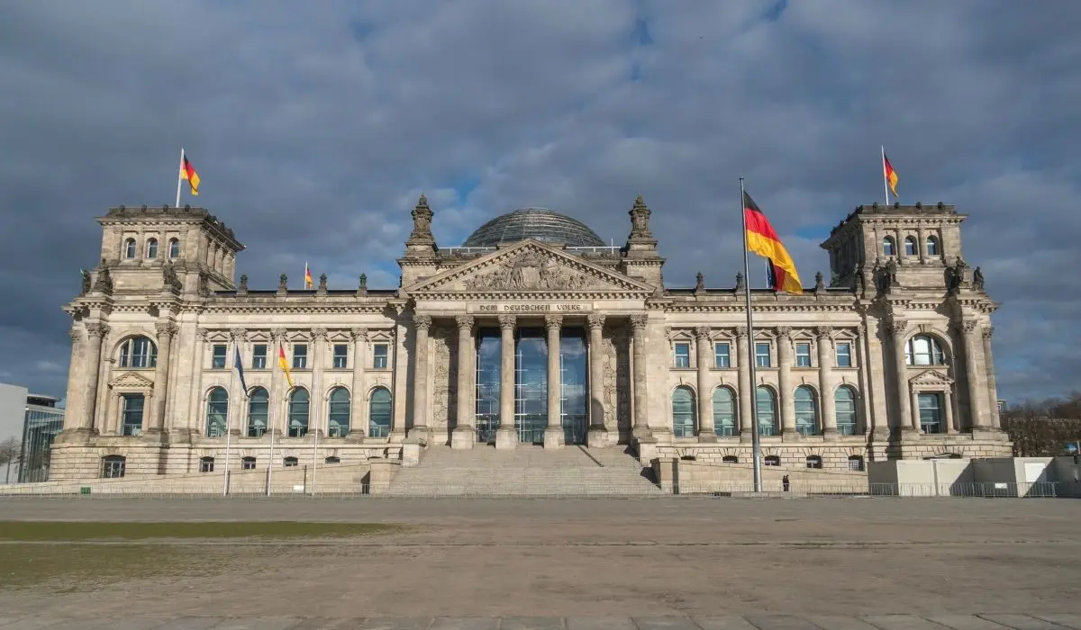 Γερμανία: Πρόστιμο 13.000 ευρώ σε στέλεχος του AfD για ναζιστικό σύνθημα