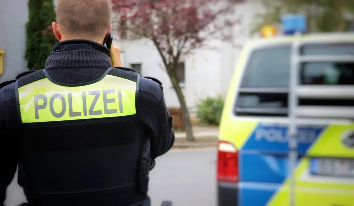 Γερμανία: Επίθεση με κατσαβίδι σε αστυνομικό στο Μπίλεφελντ