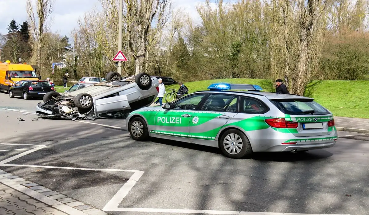 Waiblingen-Neustadt: Αυτοκίνητο προσέκρουσε στην πινακίδα της πόλης