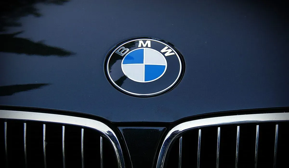 Ρεκόρ! Η BMW γιορτάζει 2,55 εκατομμύρια πωλήσεις αυτοκινήτων