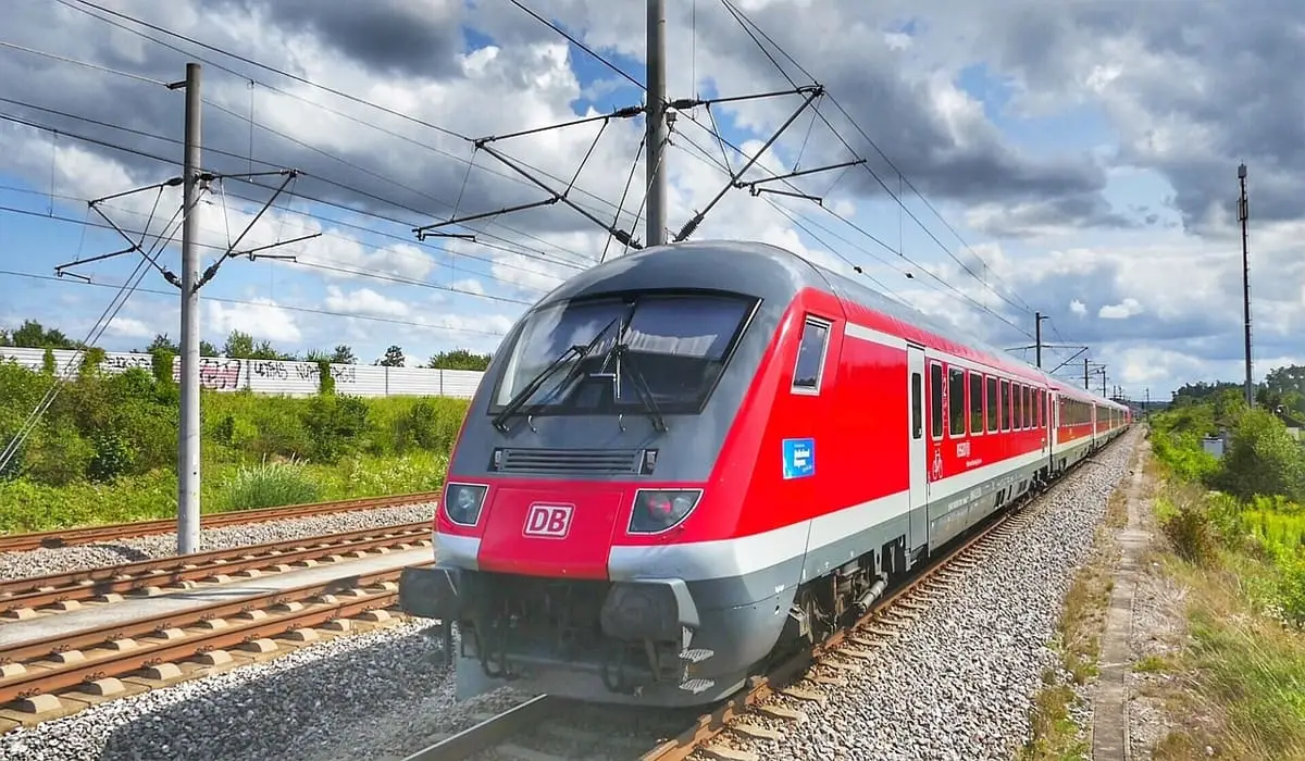 Περικοπές στον γερμανικό σιδηρόδρομο: Περισσότερα τρένα με λιγότερους ανθρώπους