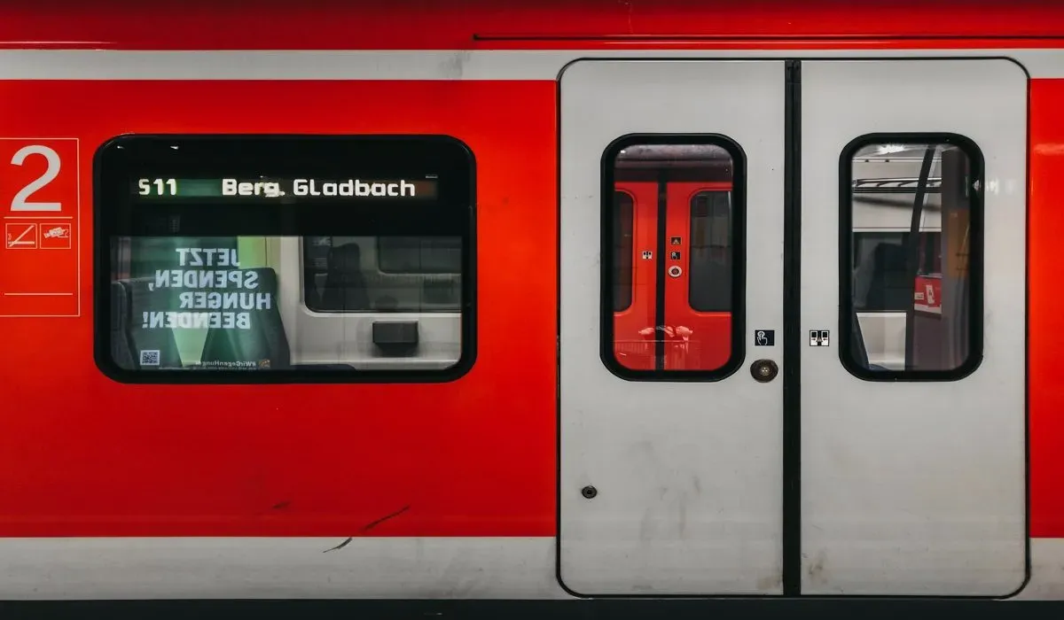 Χαρτί υγείας: Άνδρας πατάει το κουμπί έκτακτης ανάγκης σε τρένο