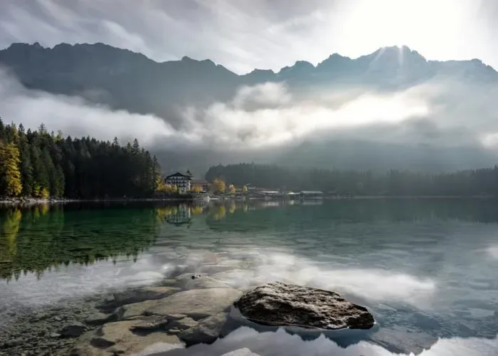 Η κλιματική αλλαγή απειλεί την ποιότητα του νερού στις λίμνες κολύμβησης της Βαυαρίας