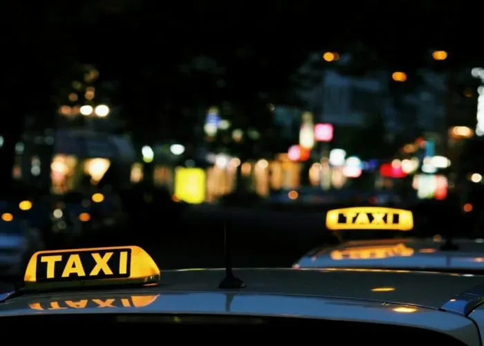Γερμανία: Επιδότηση ταξί για τη νυχτερινή ασφάλεια των γυναικών