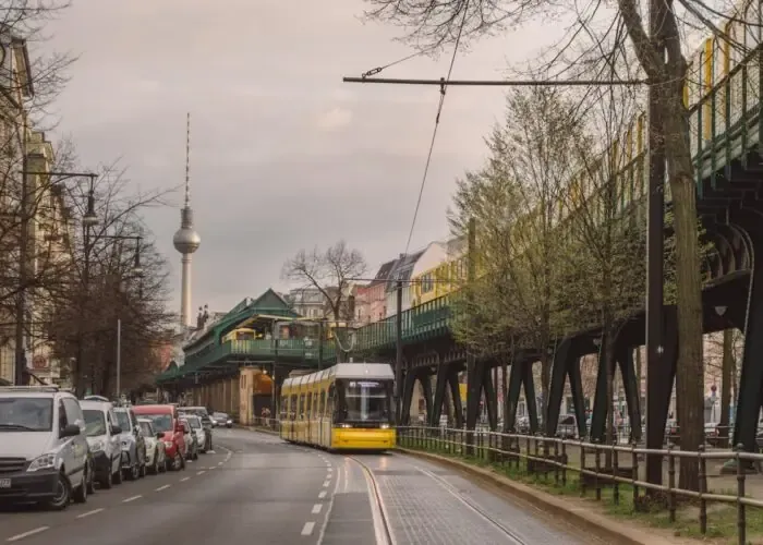 Βερολίνο: Η BVG παρουσιάζει ένα από τα μεγαλύτερα τραμ στον κόσμο