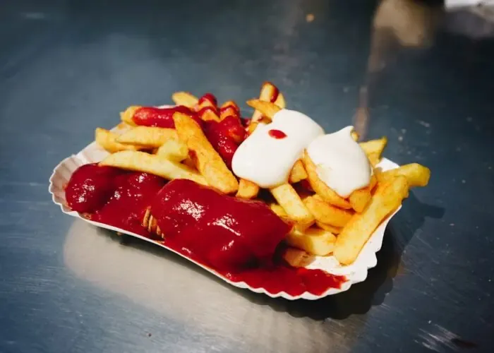 Νέα κατάταξη: Η πρωτεύουσα του currywurst της Γερμανίας είναι…;